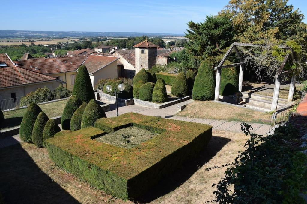 Gite Des Remparts Reservation Par Telephone Laissez Vos Coordonnees La Cote-Saint-Andre Luaran gambar
